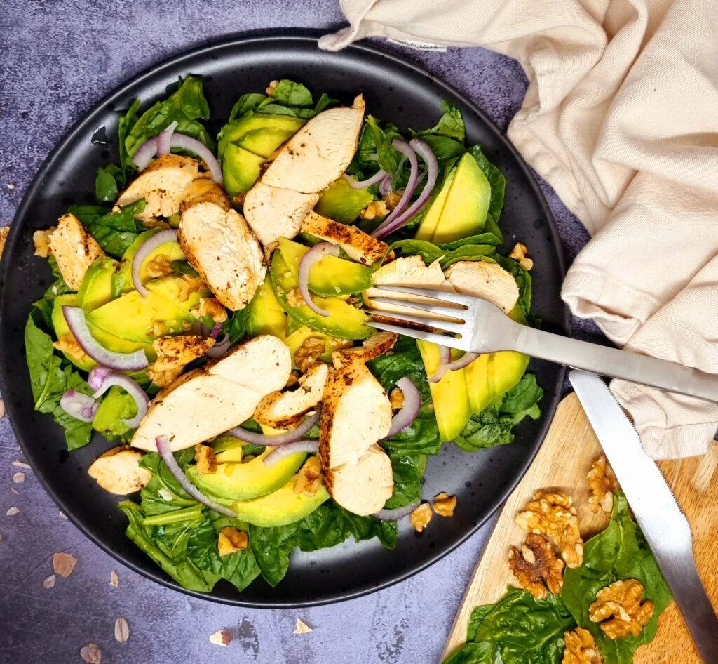 Salade poulet avocat : une salade complète, fraîche et gourmande