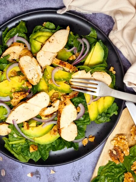 Salade poulet avocat : une salade complète, fraîche et gourmande