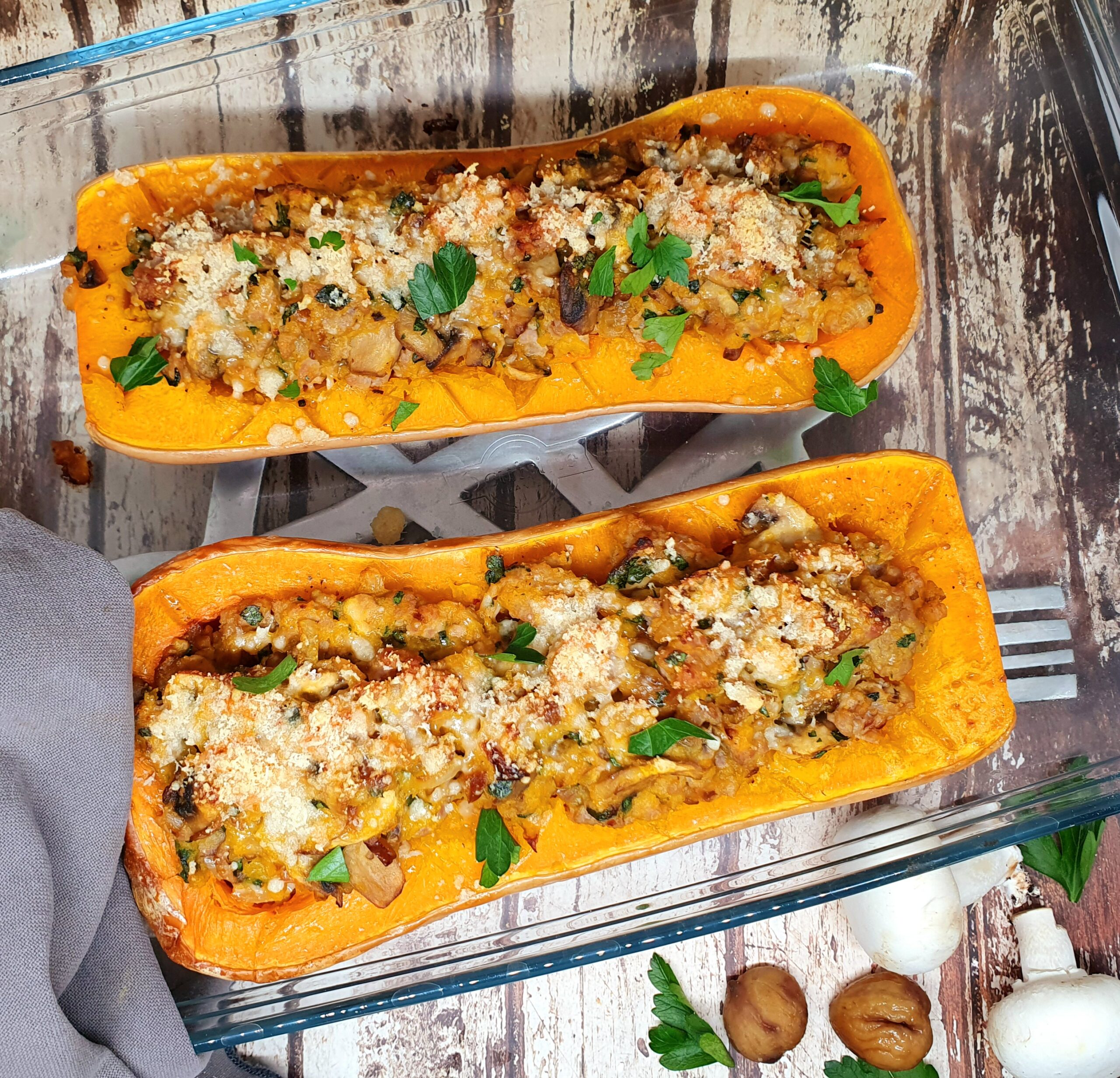 Butternut farçie au veau, champignons et châtaignes