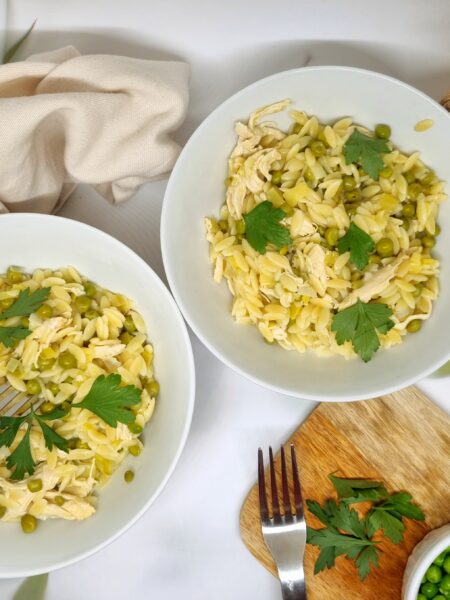 Orzotto aux petits pois, poireau et poulet