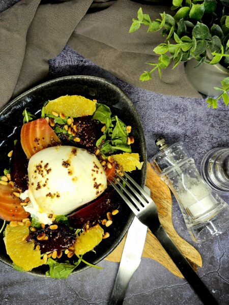 Salade tiède de betteraves et burrata