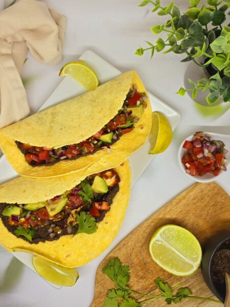 Tacos au halloumi, tapenade et salsa