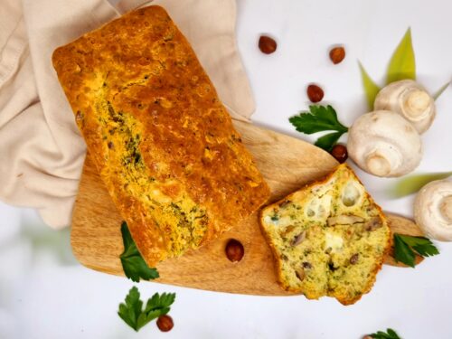 Cake chèvre, champignons et noisettes