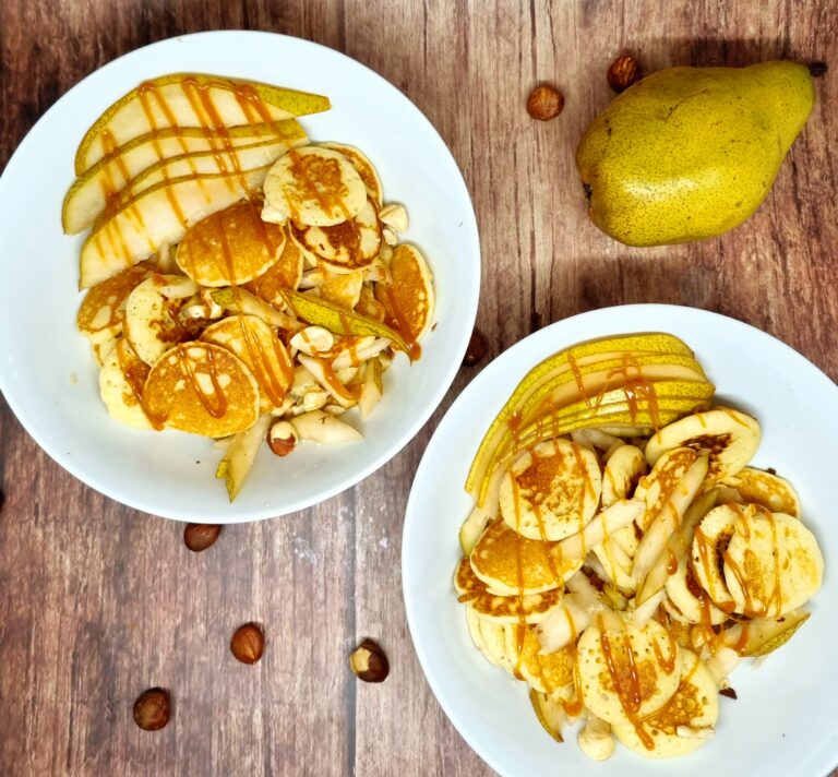 Mini-pancakes, poire, noisette et caramel beurre salé 175 Mini-pancakes, poire, noisette et caramel beurre salé
