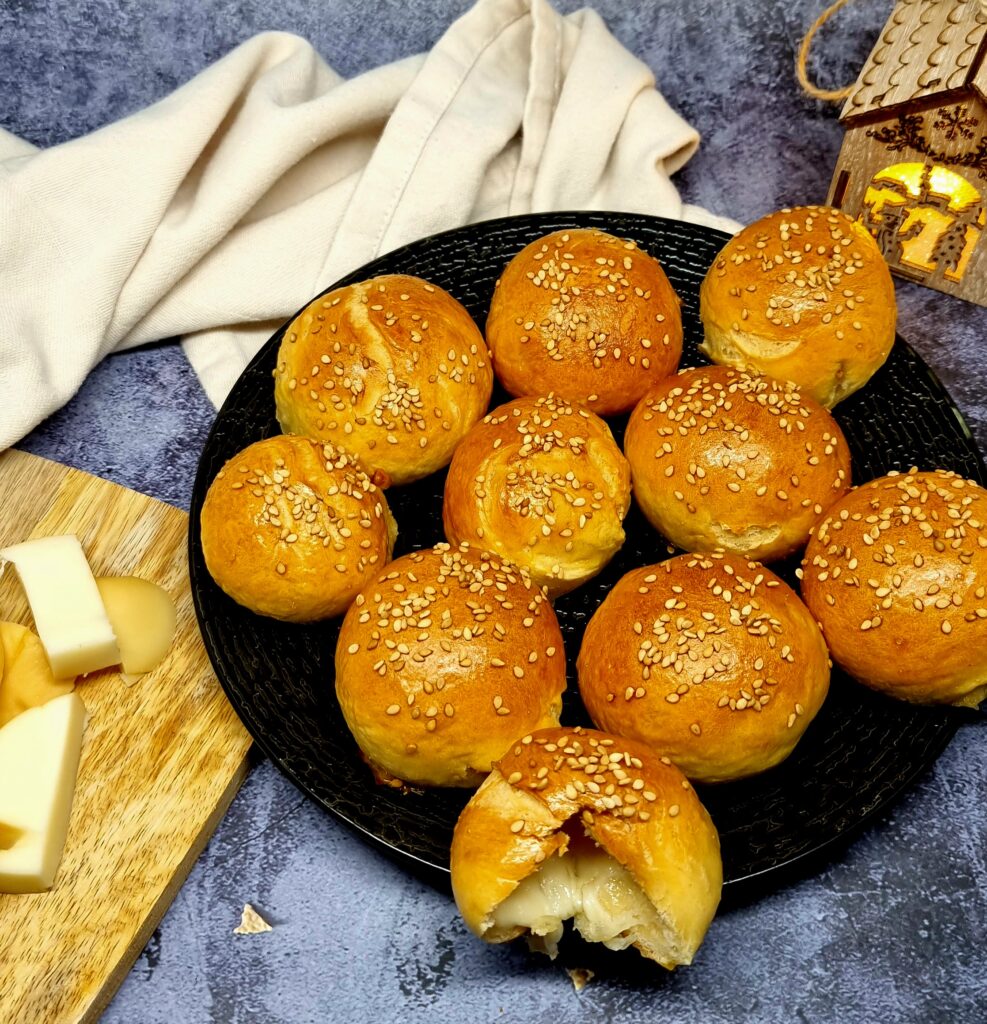 Petits pains fourrés à la scamorza fumée 1 Petits pains fourrés à la scamorza fumée