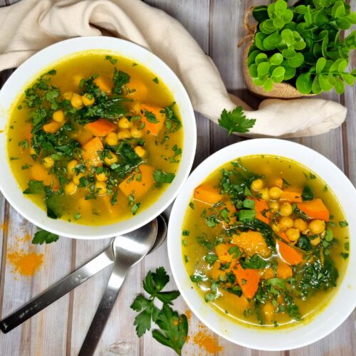 Soupe de potimarron, pois chiches et épinards