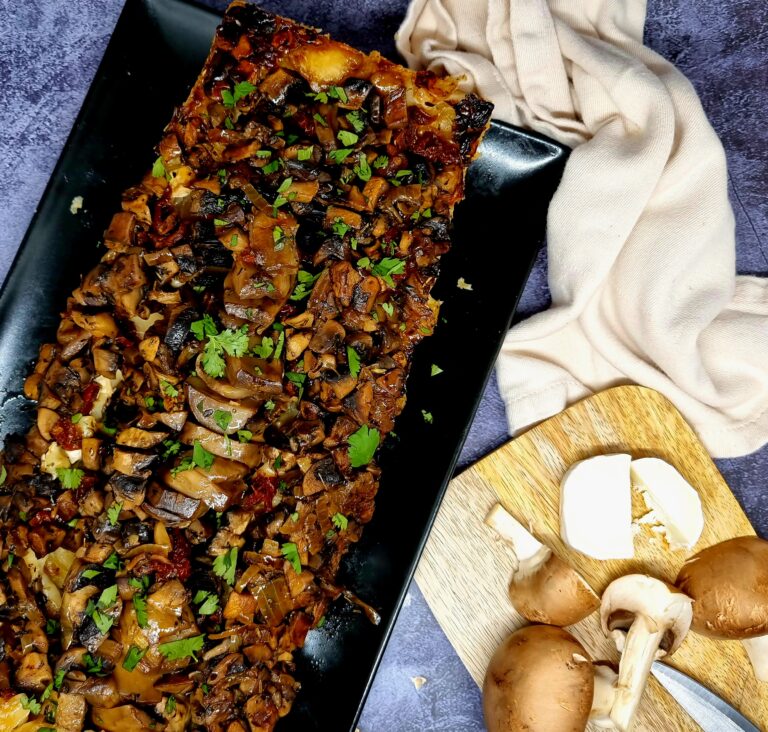 Tatin aux champignons, chèvre et tomates confites 232 Tatin aux champignons, chèvre et tomates confites
